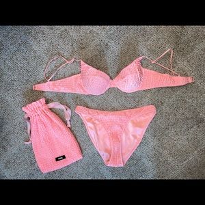 Triangl Two-piece bathing suit with Triangl bag included (coral)